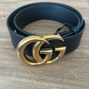Woman’s Gucci belt